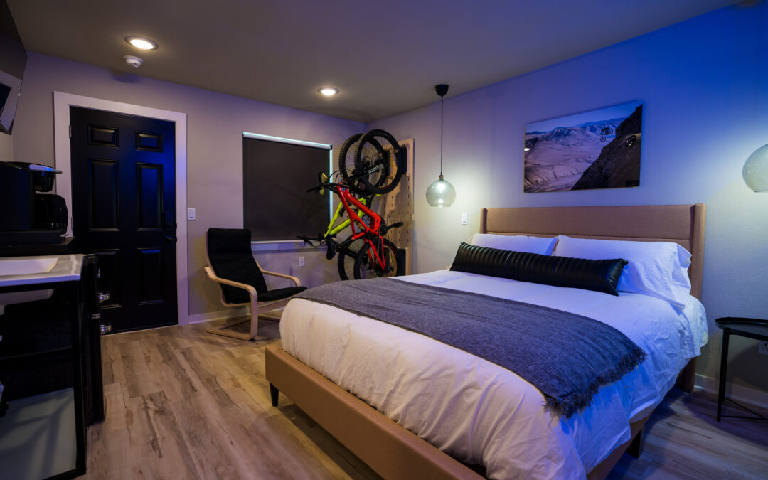 best boutique hotel in Bentonville with outdoor amenities and hot tub