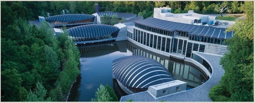 Screenshot boutique Bentonville lodging near Crystal Bridges Museum and Downtown Bentonville
